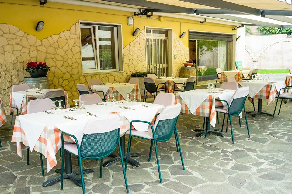 Albergo Olivo Belluno Veronese ภายนอก รูปภาพ