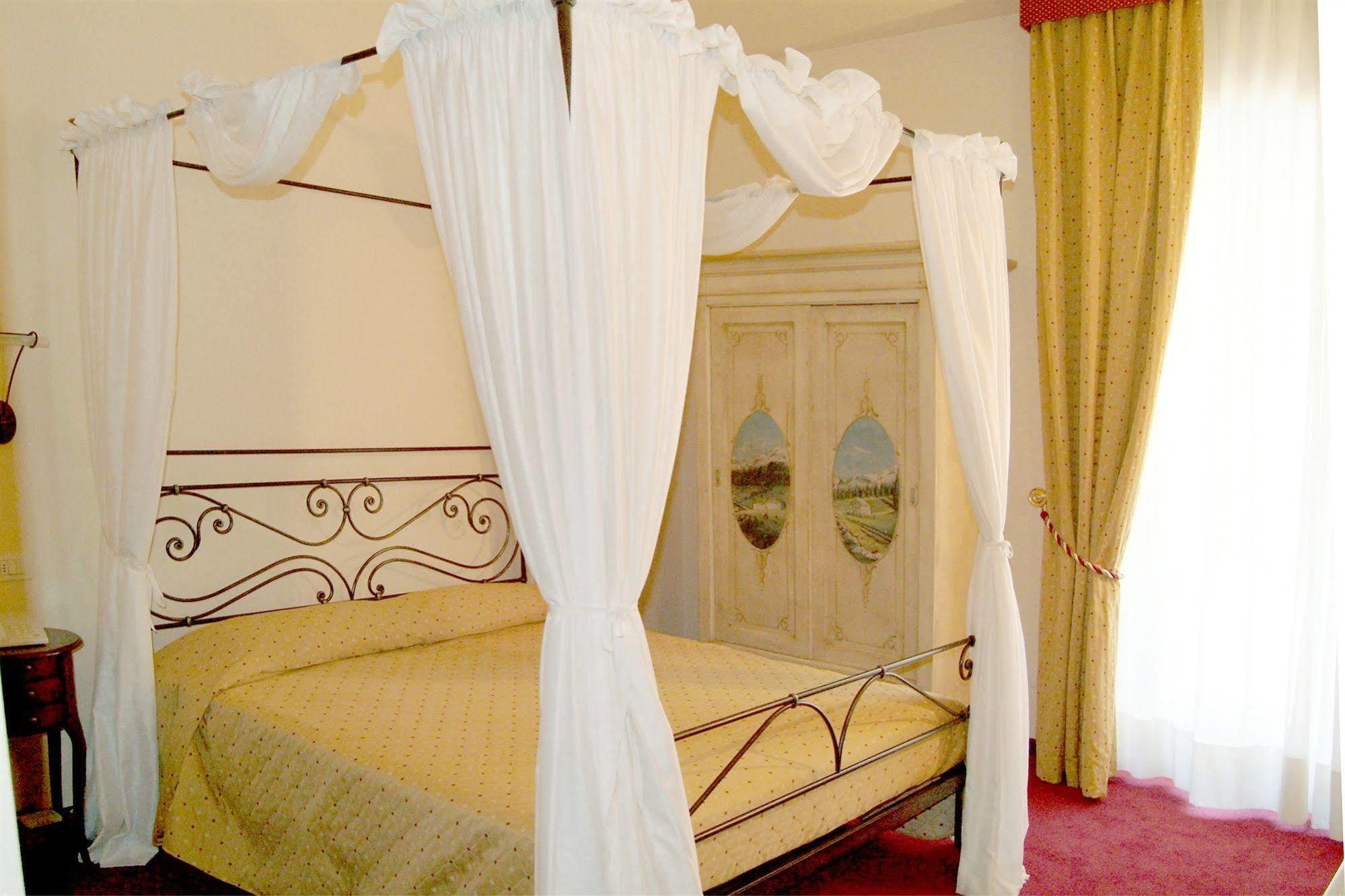 Albergo Olivo Belluno Veronese ภายนอก รูปภาพ